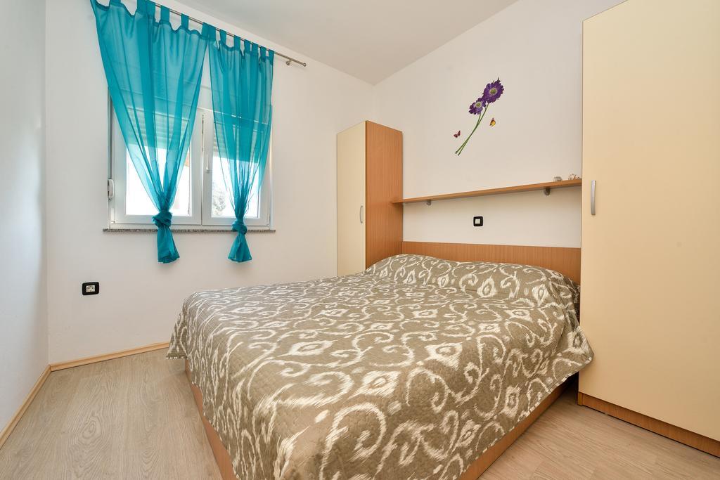 Apartments Nika & Karla ビビニェ エクステリア 写真